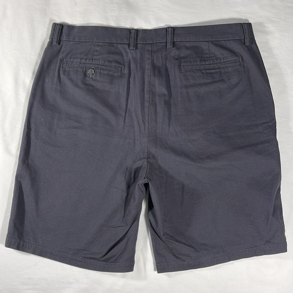 Old Navy mens charcoal grey Ultimate Slim flat front 9.5 inseam shorts - size 38 - Picture 3 of 10